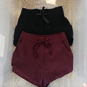 H&M 2 shorts color black and burgundy